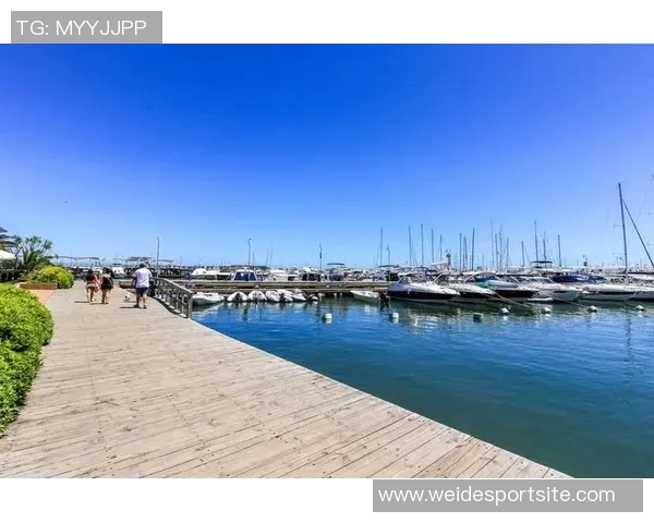 埃斯特旺与家人共同搬入新居，告别酒店生活开启新篇章