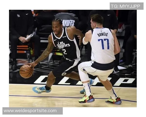 乔治复出表现平平上半场仅得7分3板状态待调整 乔治复出表现平平上半场仅得7分3板状态待调整