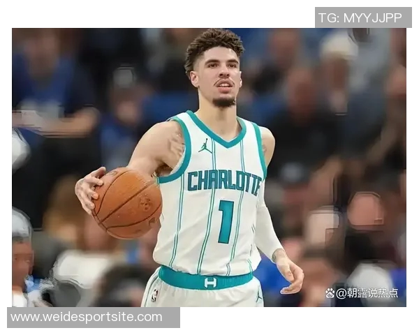 恩比德与鲍尔对决激烈76人半场微弱领先黄蜂三分球大战精彩纷呈